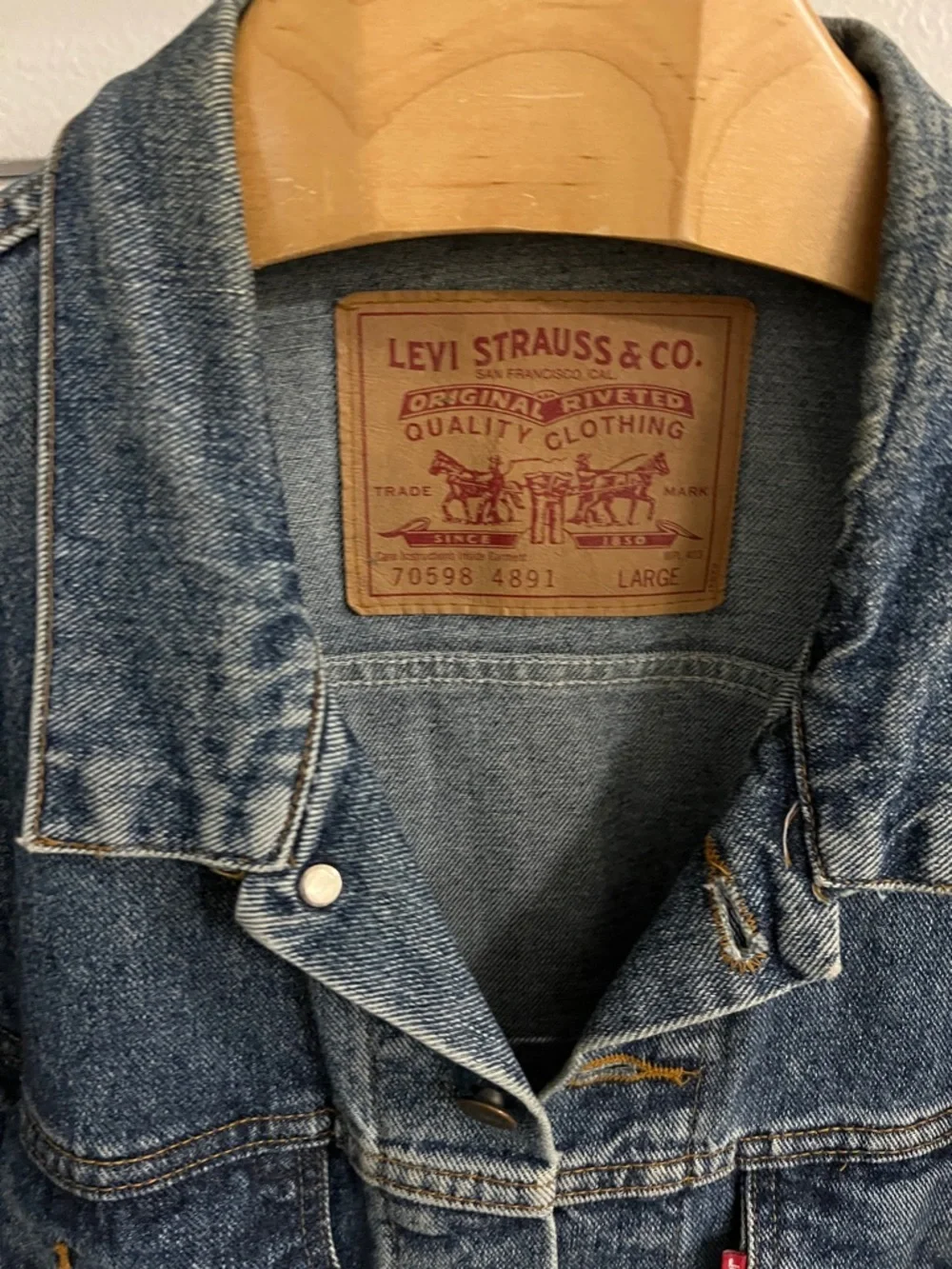 Levi's Indigo Blue Denim Jacket - Picture 2 of 3